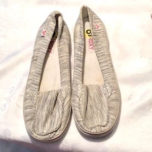 Roxy loafers,NWT, gray and white, size9
